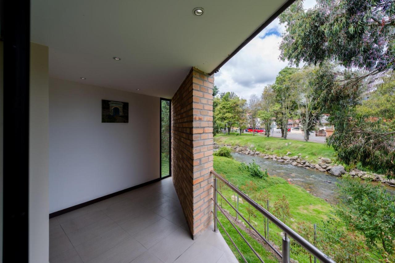 Hotel & Suites En Cuenca, Venue Batan Куэнка Экстерьер фото