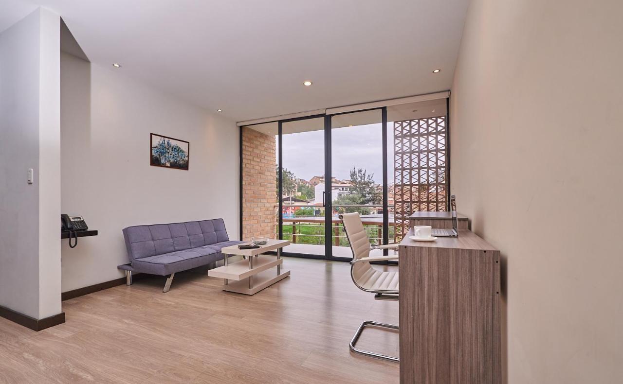 Hotel & Suites En Cuenca, Venue Batan Куэнка Экстерьер фото